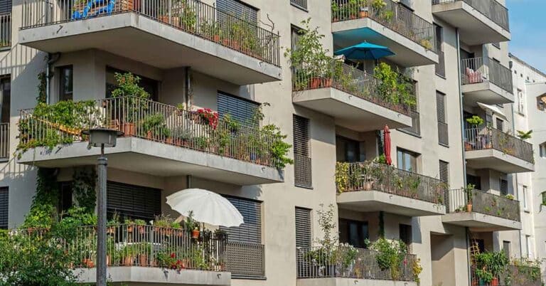 Wenn der Mieter bleibt: So gelingt der Verkauf vermieteter Immobilien